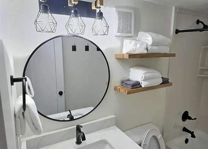 Island Winds East 507 - Immaculately Remodeled - Free Daily Activities!